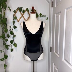 BCBGMAXAZRIA Liquid Faux Leather Bodysuit with Mesh In Black size XS